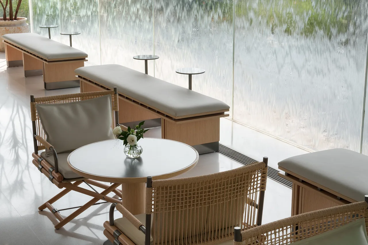 Qingxi River Café